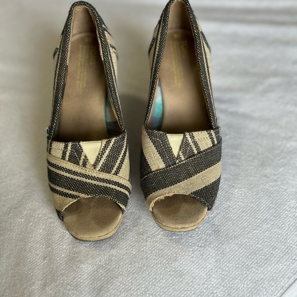 Toms Wedge Sandals - Picture 2 of 4